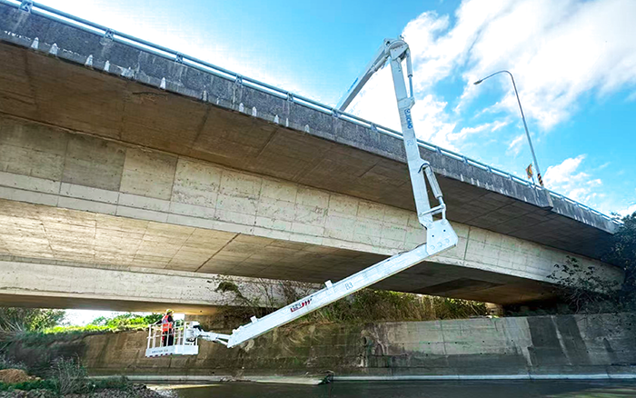 桥梁养护神器！徐工 QJZ18 筑牢桥梁安全防线